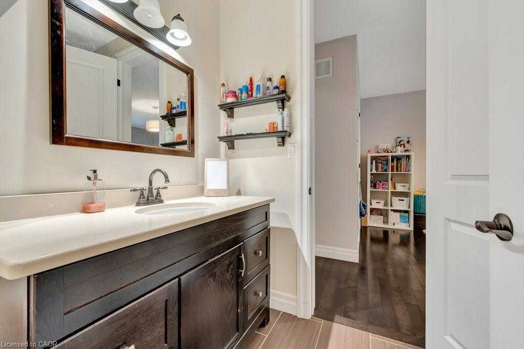 2616 Morrison Road, Cambridge, ON - Indoor Photo Showing Bathroom
