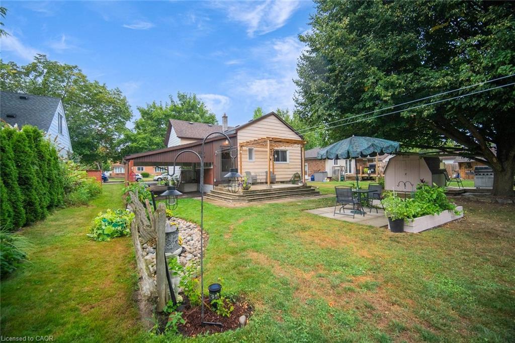 69 Bee Street, Woodstock, ON - Outdoor