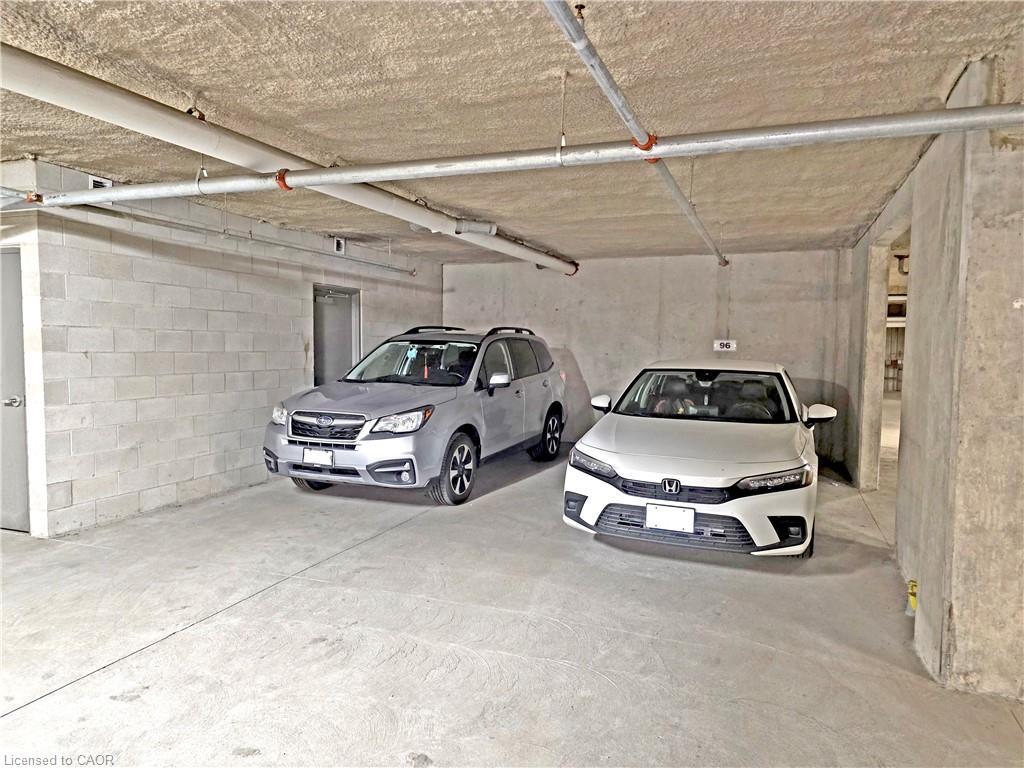 H505-62 Balsam Street, Waterloo, ON - Indoor Photo Showing Garage