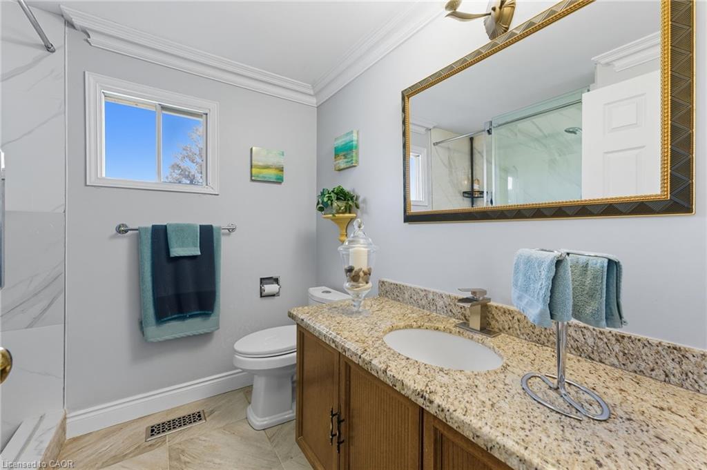 3043 Vanderbilt Road, Mississauga, ON - Indoor Photo Showing Bathroom