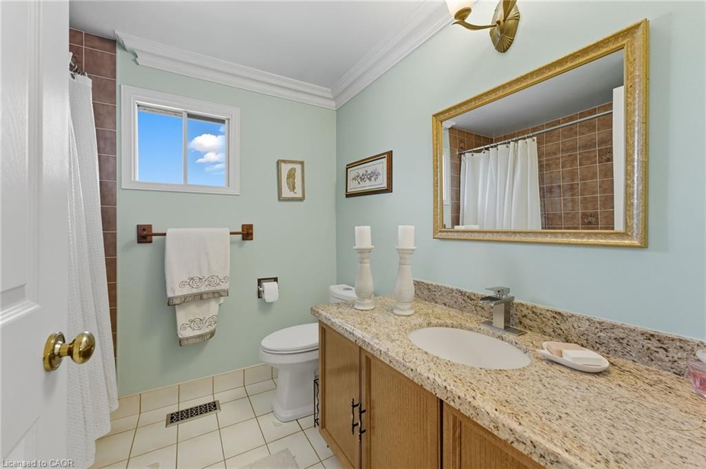 3043 Vanderbilt Road, Mississauga, ON - Indoor Photo Showing Bathroom
