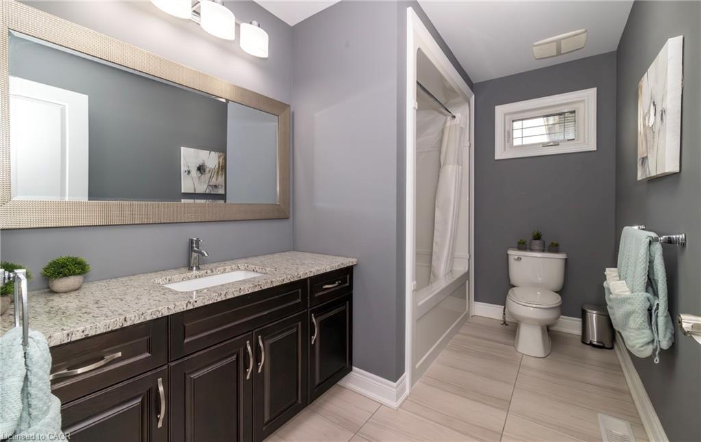 9305 Eagle Ridge Drive, Niagara Falls, ON - Indoor Photo Showing Bathroom