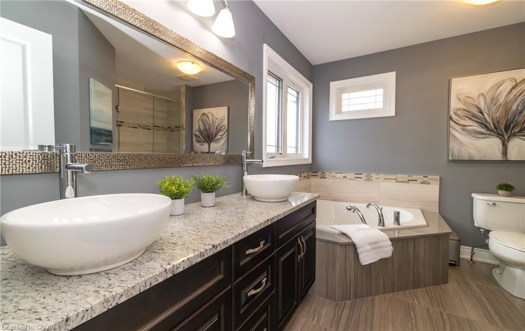 9305 Eagle Ridge Drive, Niagara Falls, ON - Indoor Photo Showing Bathroom