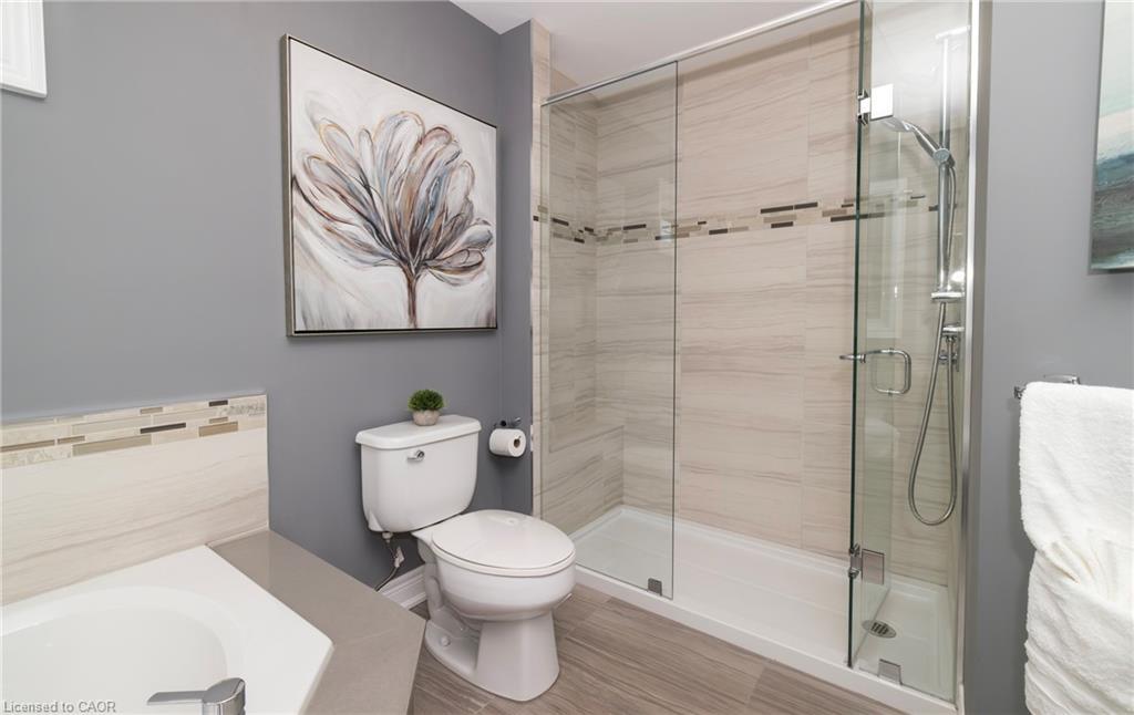 9305 Eagle Ridge Drive, Niagara Falls, ON - Indoor Photo Showing Bathroom