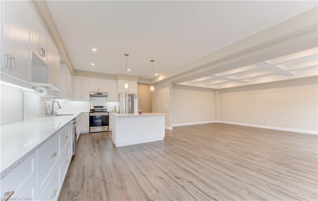 153 Mountain Holly Court, Waterloo, ON - Indoor Photo Showing Kitchen