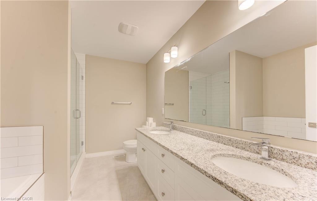 153 Mountain Holly Court, Waterloo, ON - Indoor Photo Showing Bathroom
