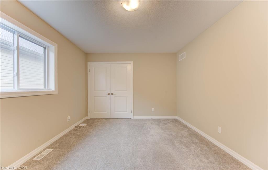 153 Mountain Holly Court, Waterloo, ON - Indoor Photo Showing Other Room