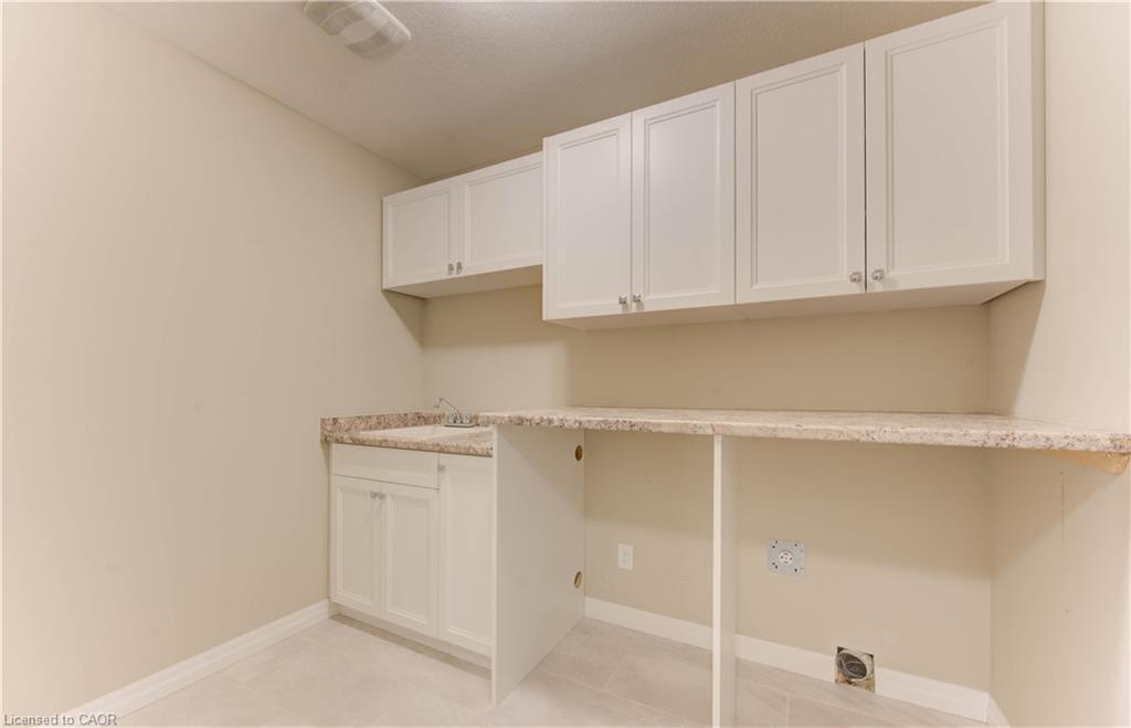 153 Mountain Holly Court, Waterloo, ON - Indoor With Storage