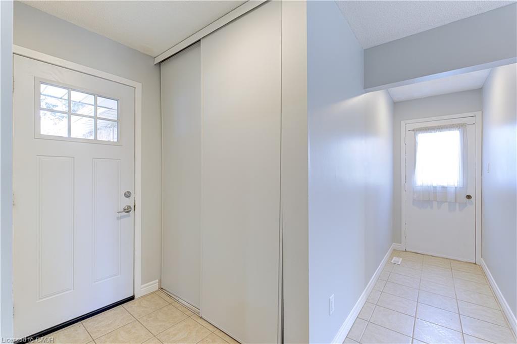 3045 Driftwood Drive, Burlington, ON - Indoor Photo Showing Other Room