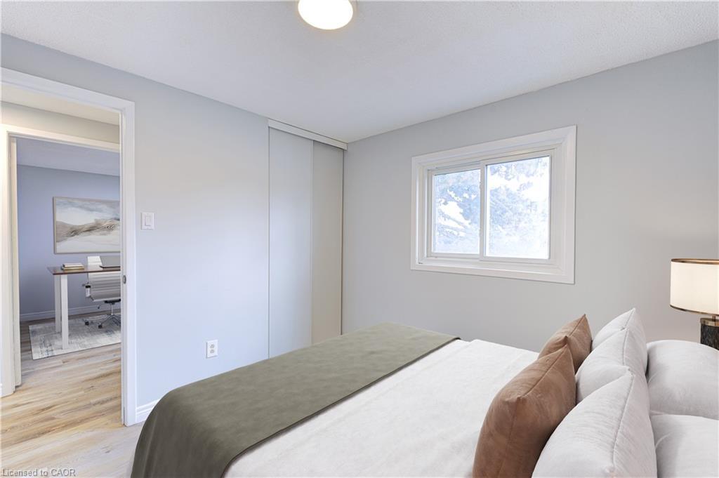 3045 Driftwood Drive, Burlington, ON - Indoor Photo Showing Bedroom