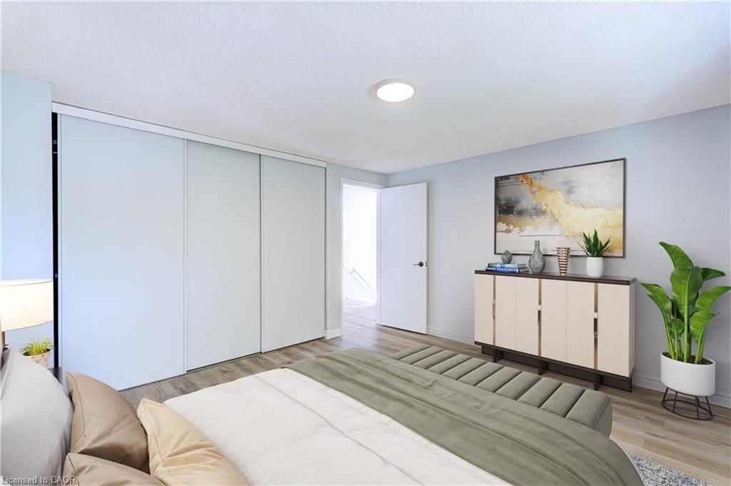 3045 Driftwood Drive, Burlington, ON - Indoor Photo Showing Bedroom