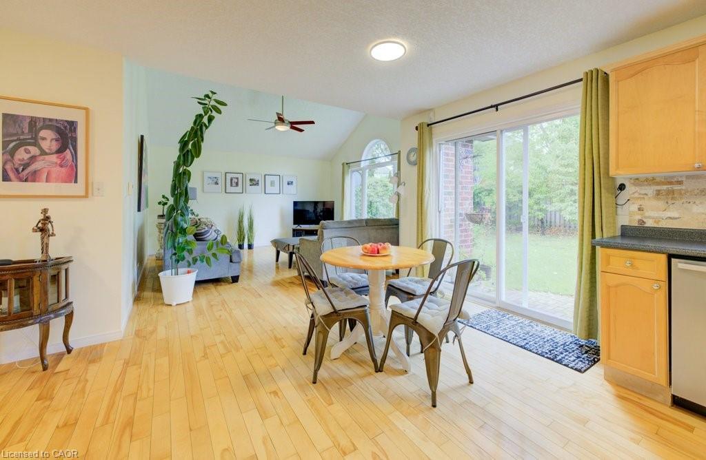 704 Shediac Crescent, Waterloo, ON - Indoor Photo Showing Dining Room