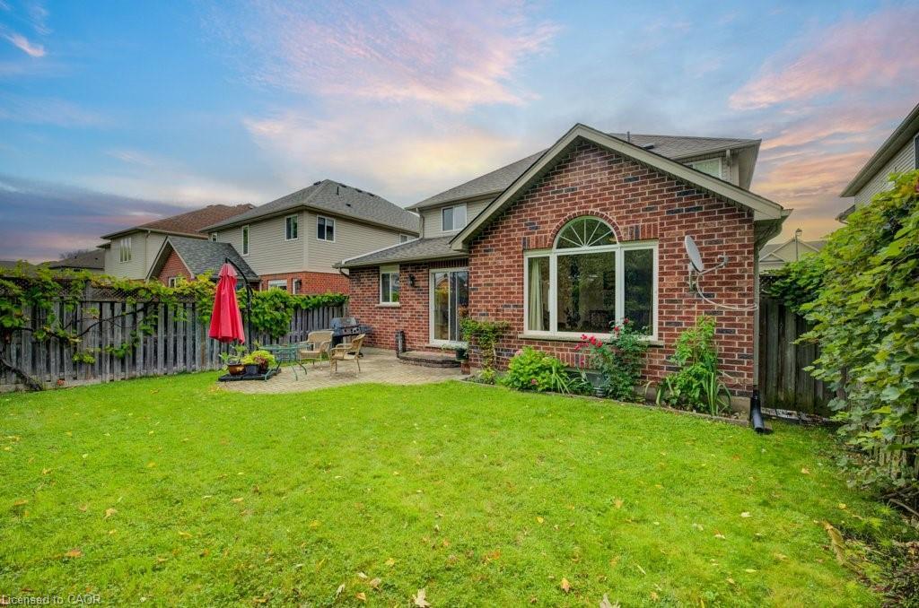 704 Shediac Crescent, Waterloo, ON - Outdoor