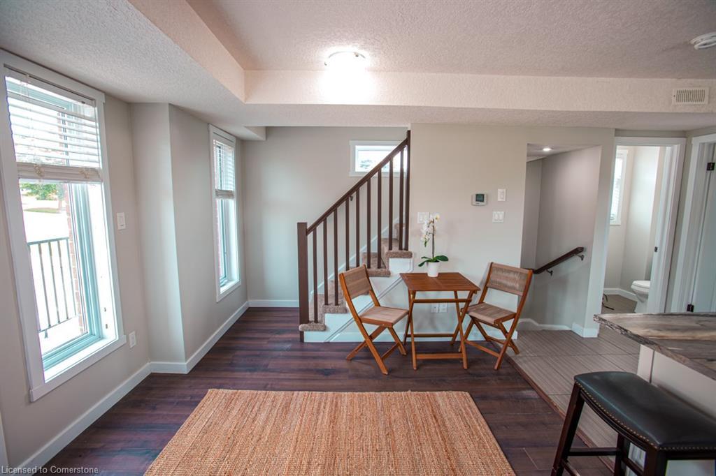 B-489 East Avenue, Kitchener, ON - Indoor Photo Showing Other Room