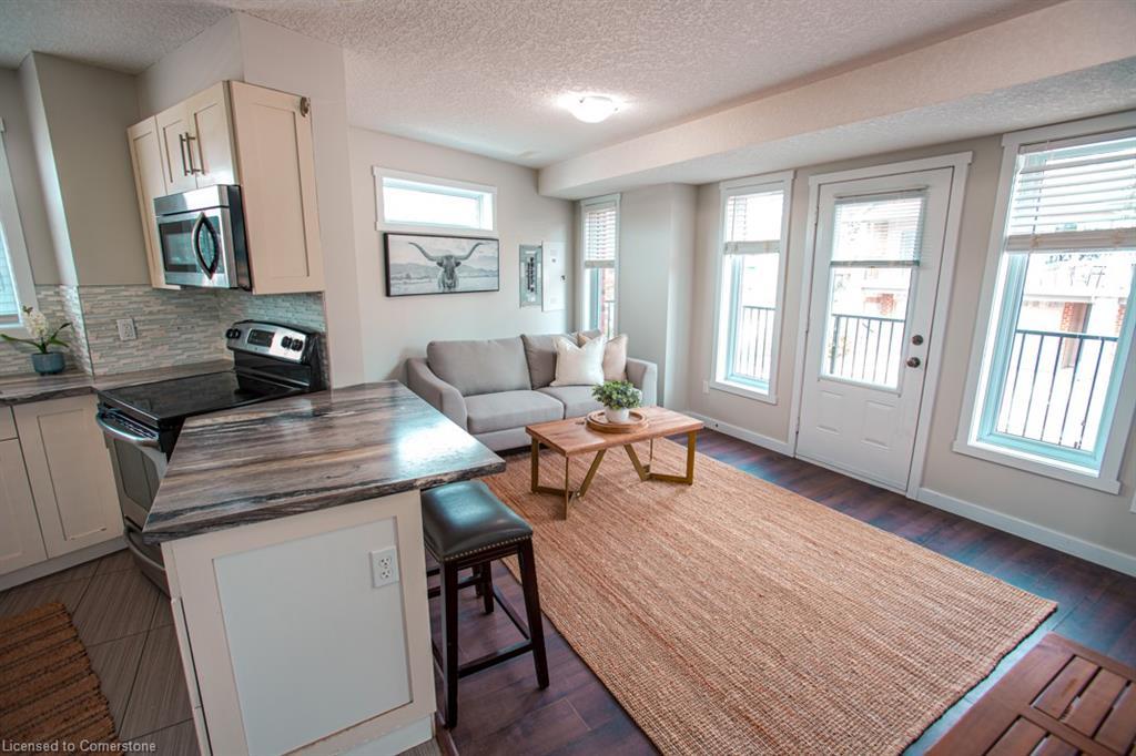 B-489 East Avenue, Kitchener, ON - Indoor