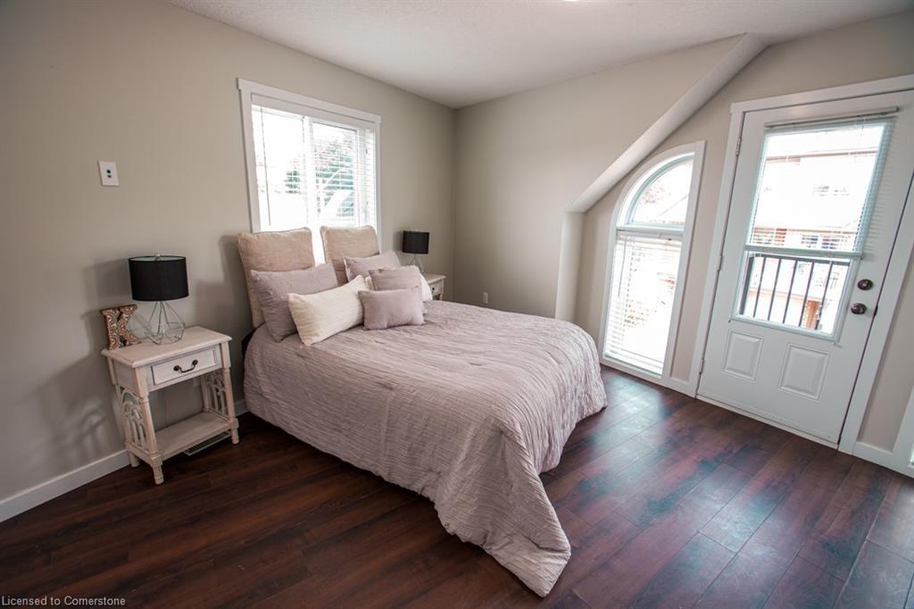 B-489 East Avenue, Kitchener, ON - Indoor Photo Showing Bedroom