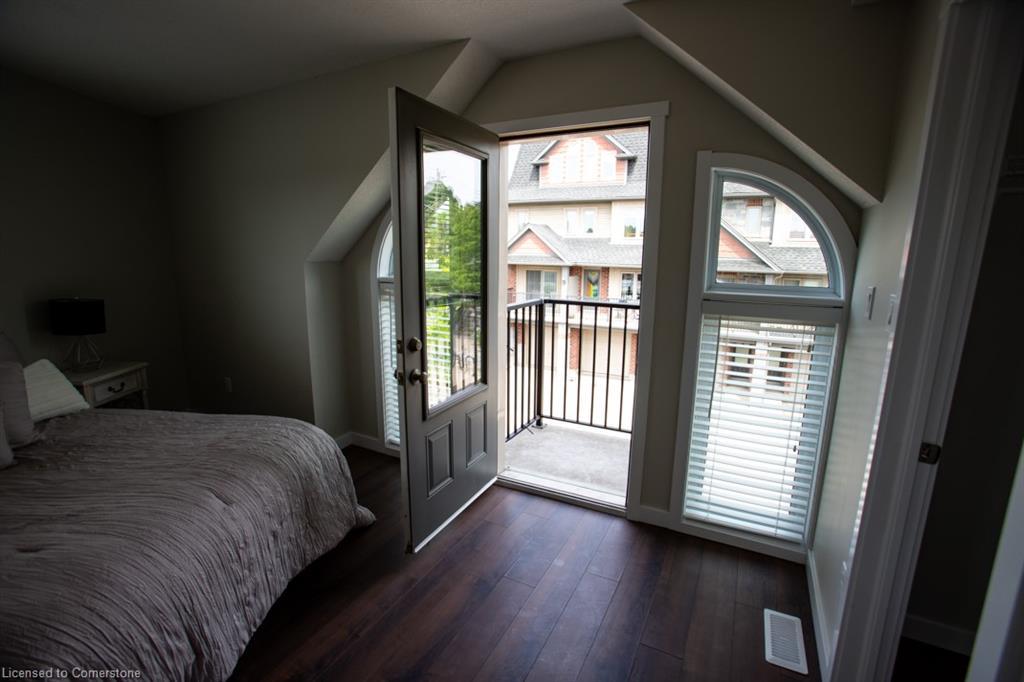 B-489 East Avenue, Kitchener, ON - Indoor Photo Showing Bedroom