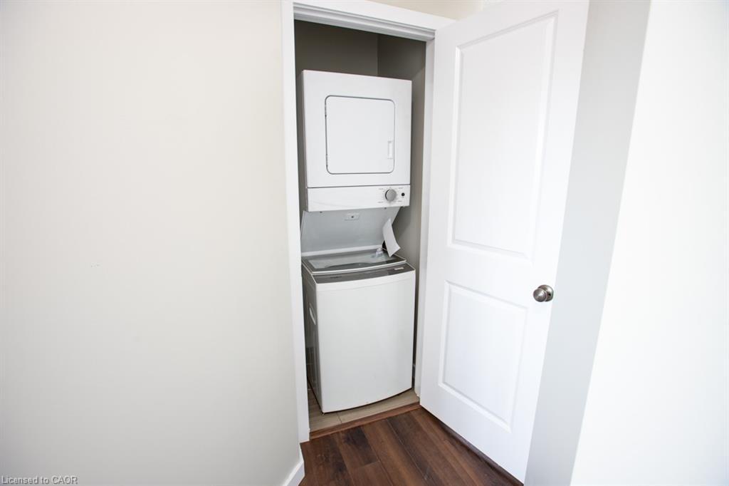 B-489 East Avenue, Kitchener, ON - Indoor Photo Showing Laundry Room