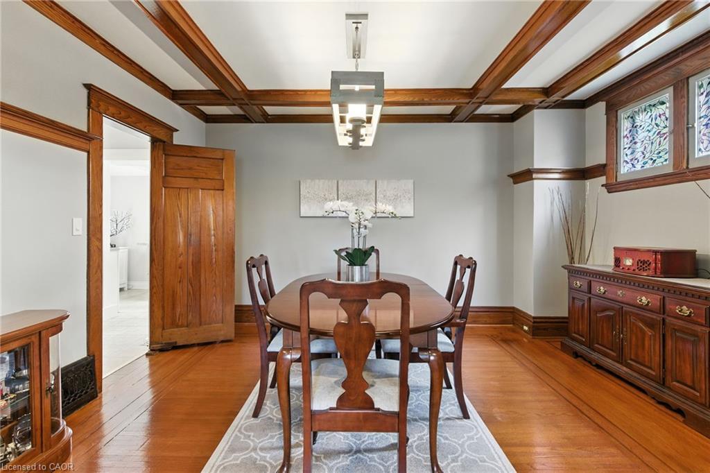 908 Highway 8, Hamilton, ON - Indoor Photo Showing Dining Room