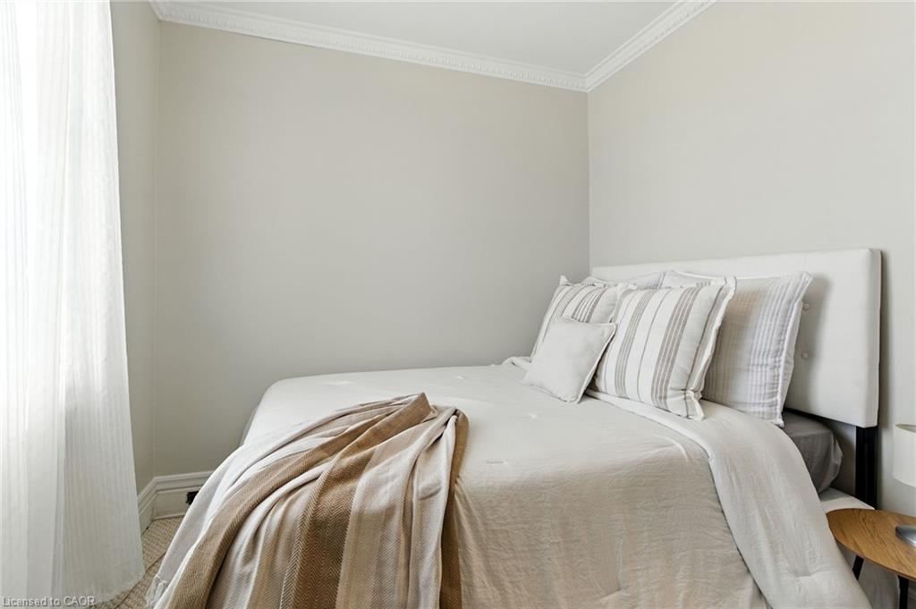 908 Highway 8, Hamilton, ON - Indoor Photo Showing Bedroom