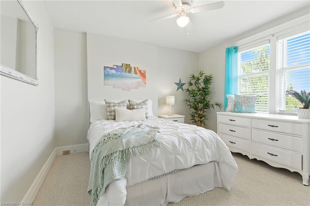 908 Highway 8, Hamilton, ON - Indoor Photo Showing Bedroom