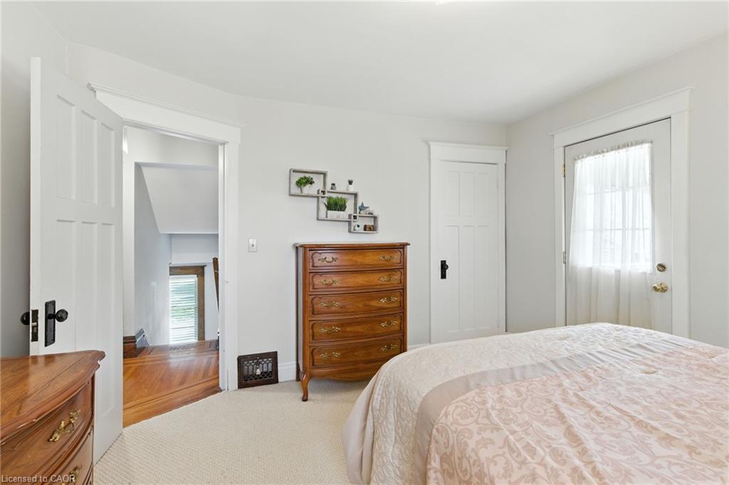908 Highway 8, Hamilton, ON - Indoor Photo Showing Bedroom