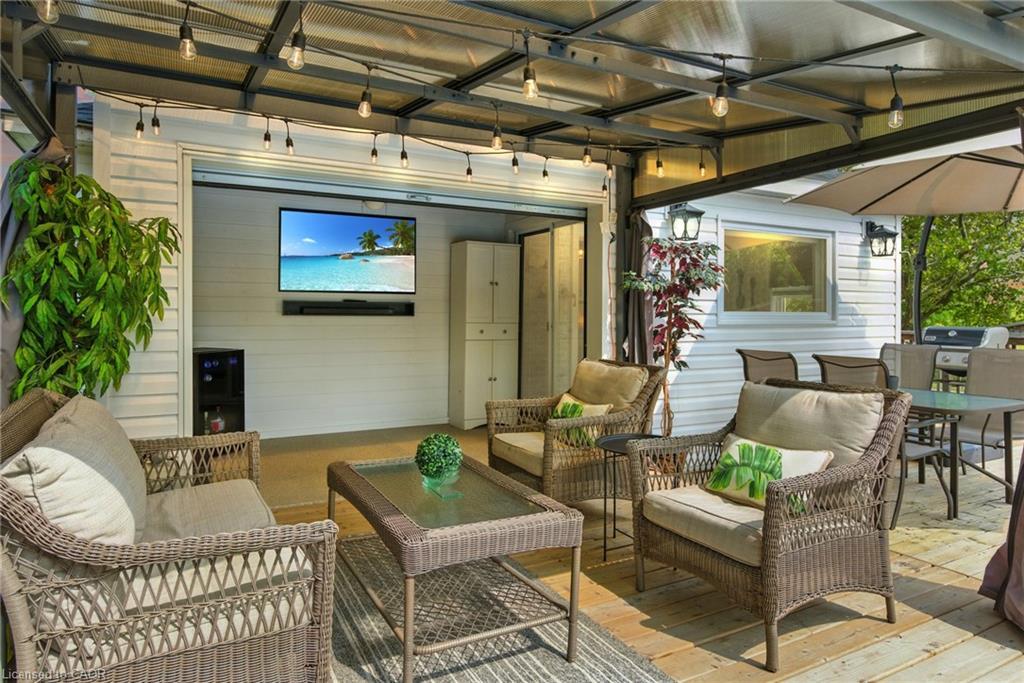 908 Highway 8, Hamilton, ON - Outdoor With Deck Patio Veranda With Exterior