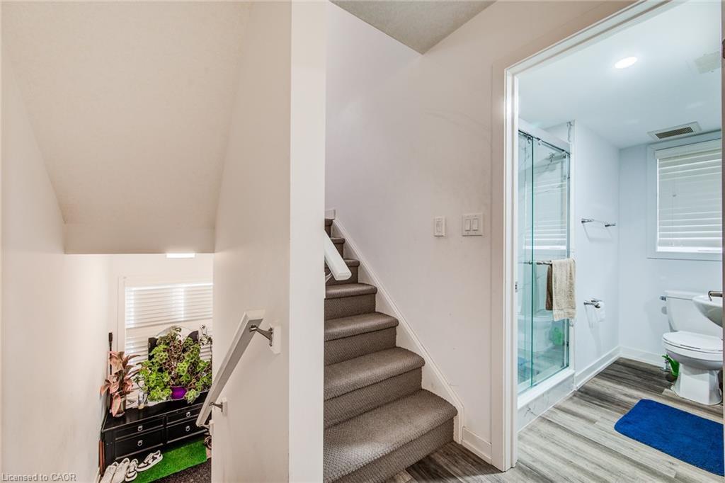 35-205 West Oak Trail, Kitchener, ON - Indoor Photo Showing Other Room