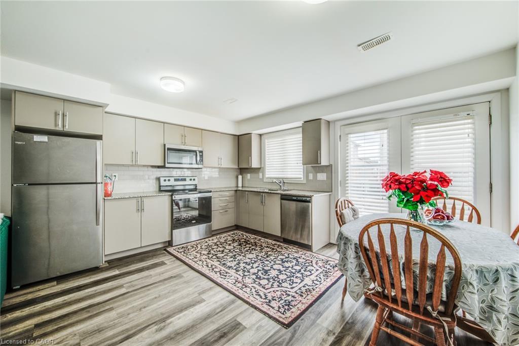 35-205 West Oak Trail, Kitchener, ON - Indoor