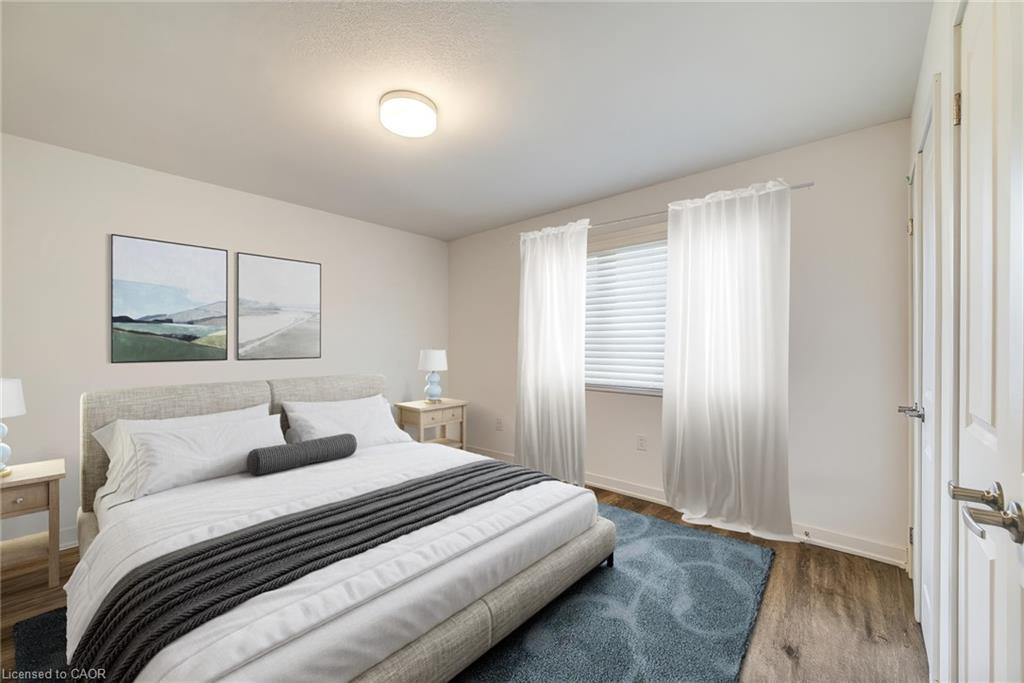 35-205 West Oak Trail, Kitchener, ON - Indoor Photo Showing Bedroom