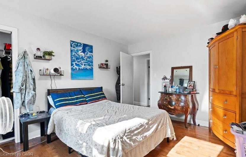 Upper-304 First Avenue, Welland, ON - Indoor Photo Showing Bedroom