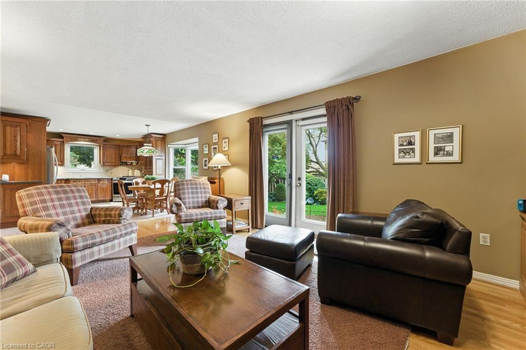 3 Atkins Drive, Hamilton, ON - Indoor Photo Showing Living Room