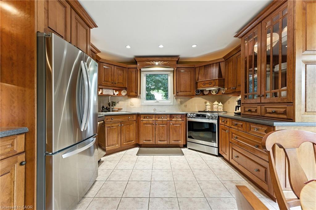 3 Atkins Drive, Hamilton, ON - Indoor Photo Showing Kitchen