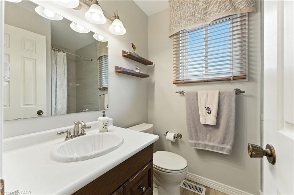 3 Atkins Drive, Hamilton, ON - Indoor Photo Showing Bathroom
