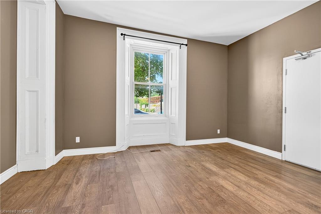 4-81 Water Street S, Cambridge, ON - Indoor Photo Showing Other Room