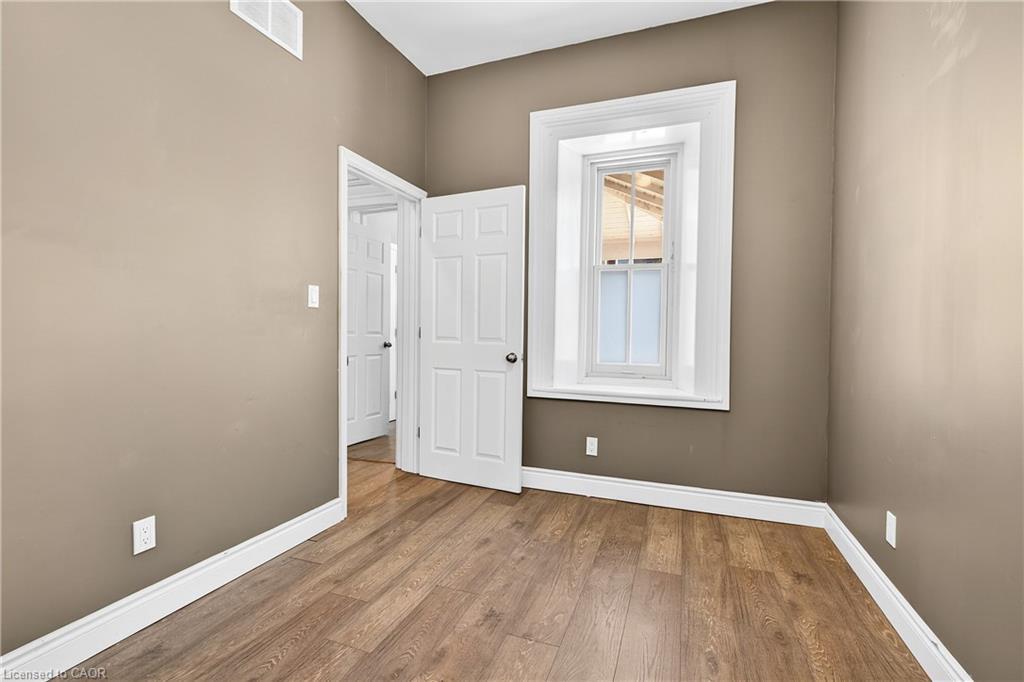 4-81 Water Street S, Cambridge, ON - Indoor Photo Showing Other Room