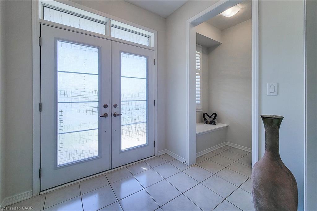 26 Whithorn Crescent, Caledonia, ON - Indoor Photo Showing Other Room