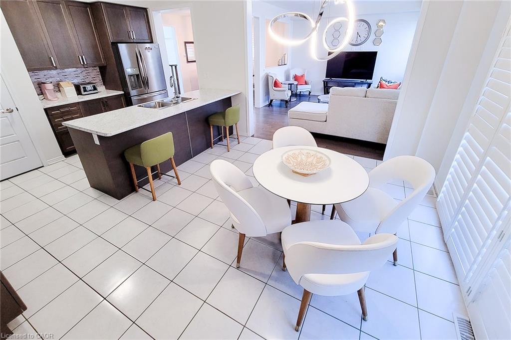 26 Whithorn Crescent, Caledonia, ON - Indoor Photo Showing Dining Room