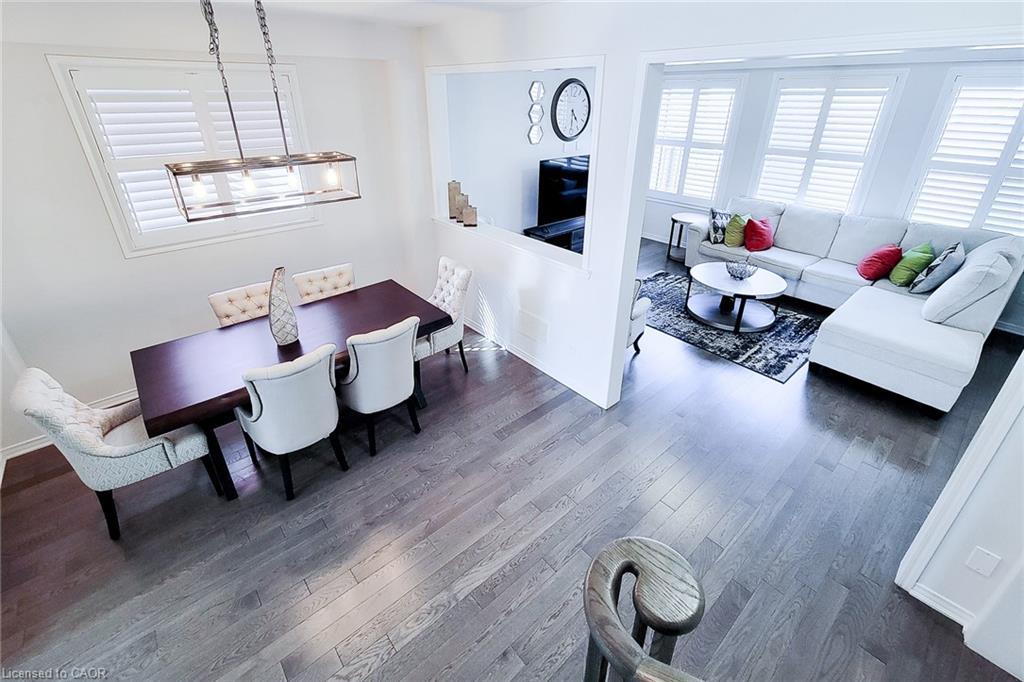 26 Whithorn Crescent, Caledonia, ON - Indoor Photo Showing Living Room