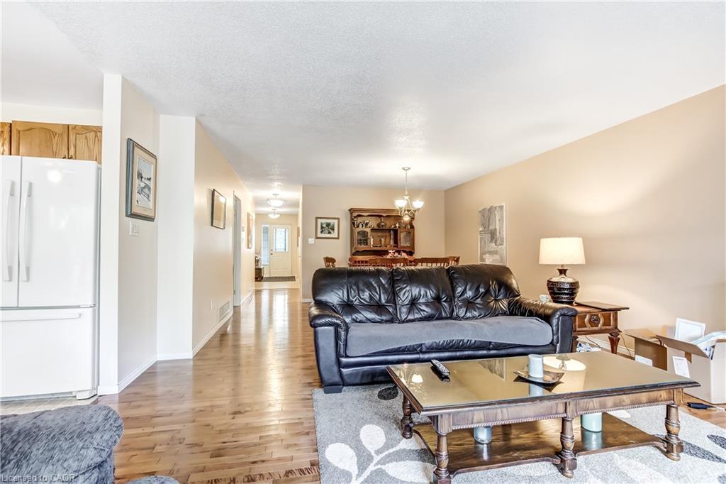 5 Walsingham Drive, Port Rowan, ON - Indoor Photo Showing Living Room