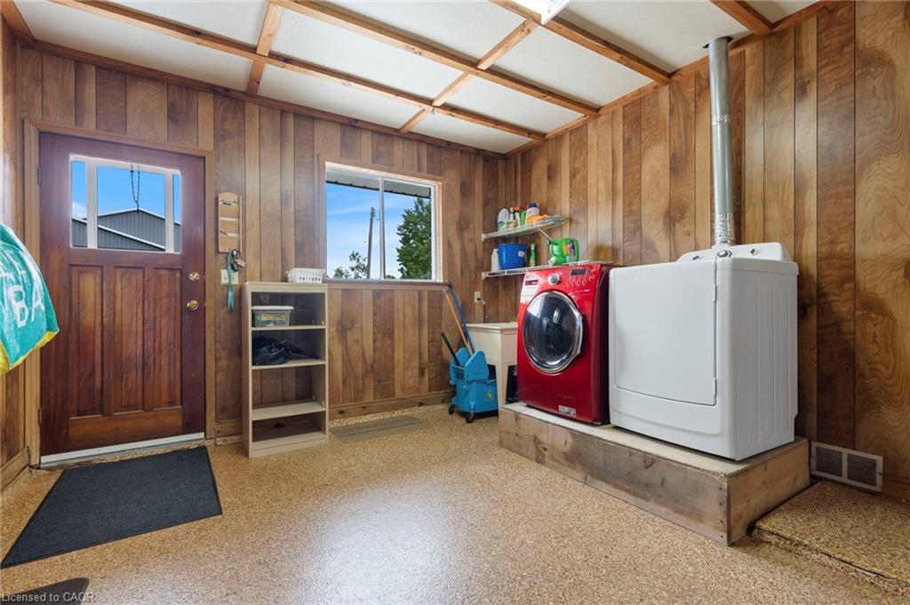 275 West Quarter Line, Forestville, ON - Indoor Photo Showing Laundry Room