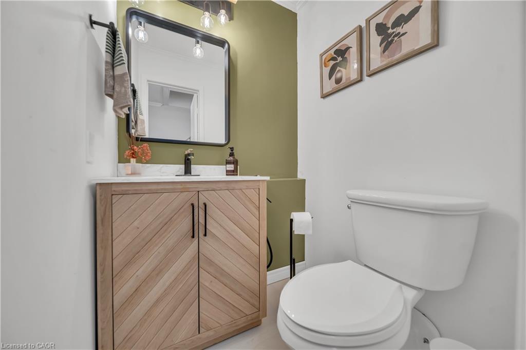 101-121 University Avenue E, Waterloo, ON - Indoor Photo Showing Bathroom