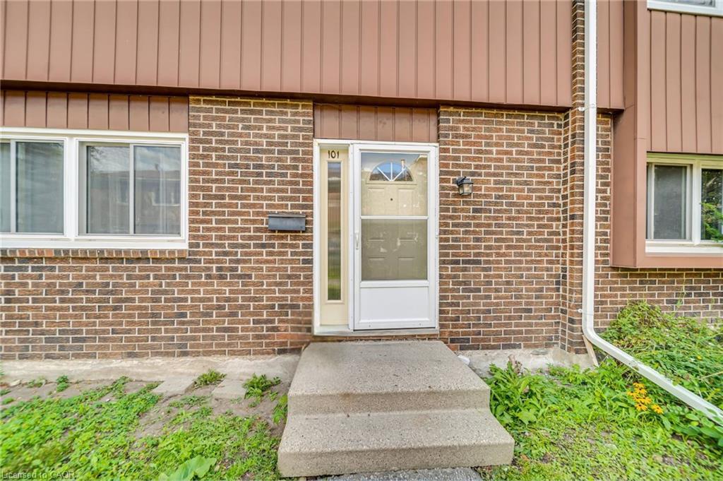 101-121 University Avenue E, Waterloo, ON - Outdoor With Exterior