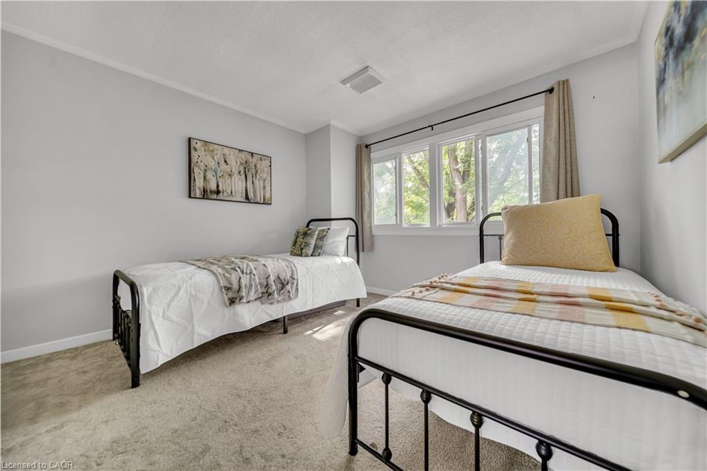 101-121 University Avenue E, Waterloo, ON - Indoor Photo Showing Bedroom