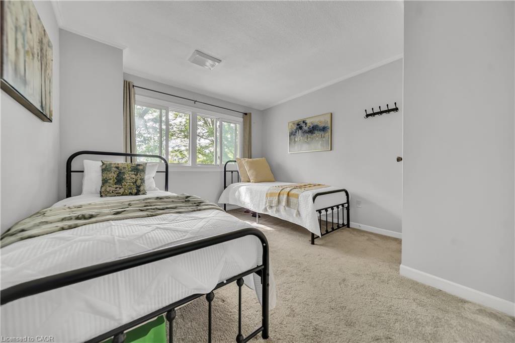 101-121 University Avenue E, Waterloo, ON - Indoor Photo Showing Bedroom