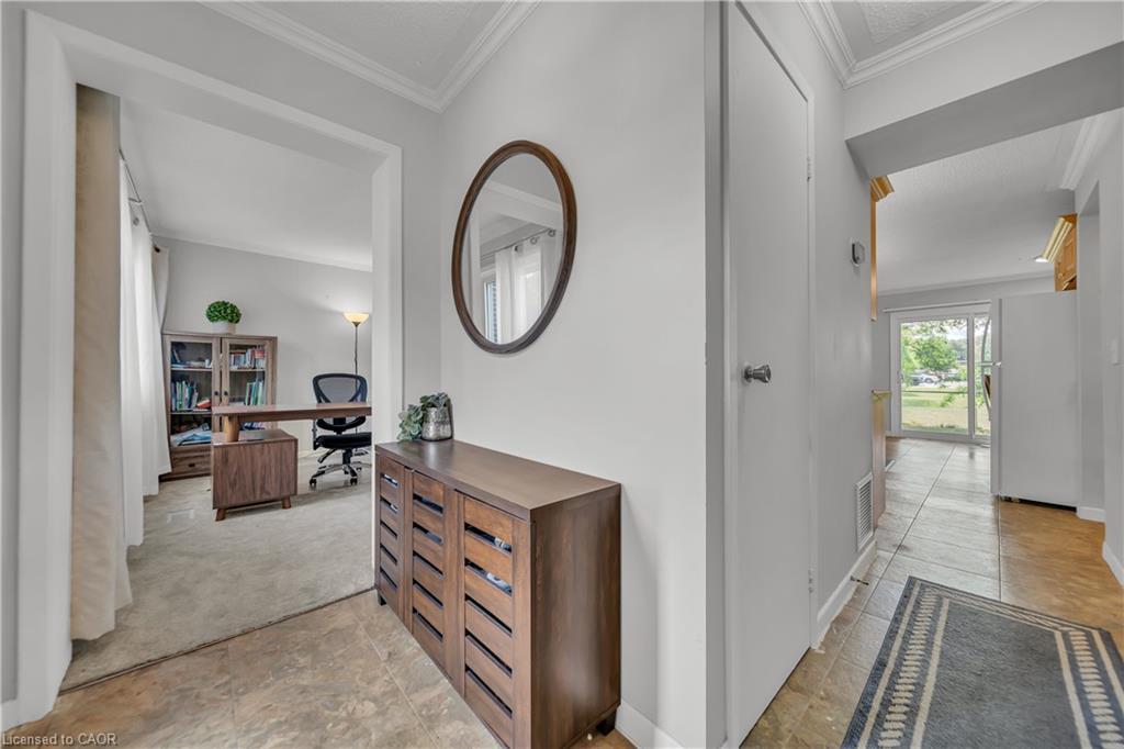 101-121 University Avenue E, Waterloo, ON - Indoor Photo Showing Other Room