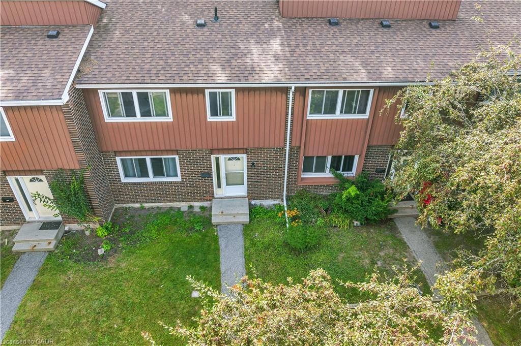 101-121 University Avenue E, Waterloo, ON - Outdoor