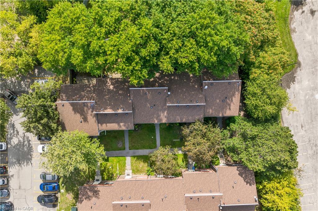 101-121 University Avenue E, Waterloo, ON - Outdoor