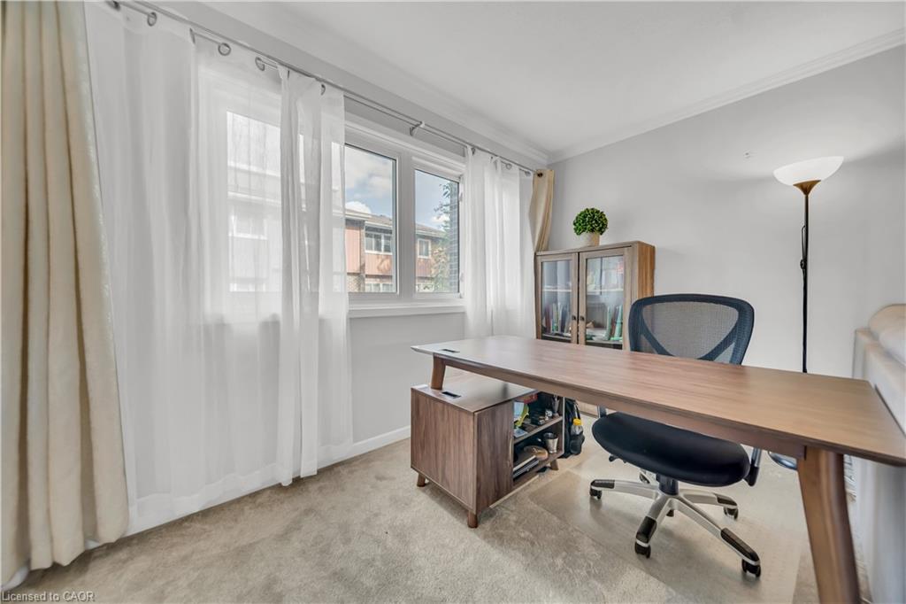 101-121 University Avenue E, Waterloo, ON - Indoor Photo Showing Office