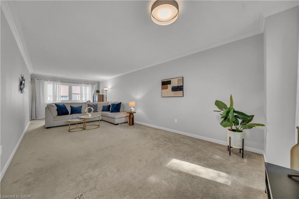 101-121 University Avenue E, Waterloo, ON - Indoor